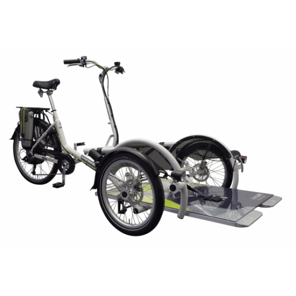 Fahrrad zum Transportieren von Rollstuhl samt Rollstuhlfahrerin
